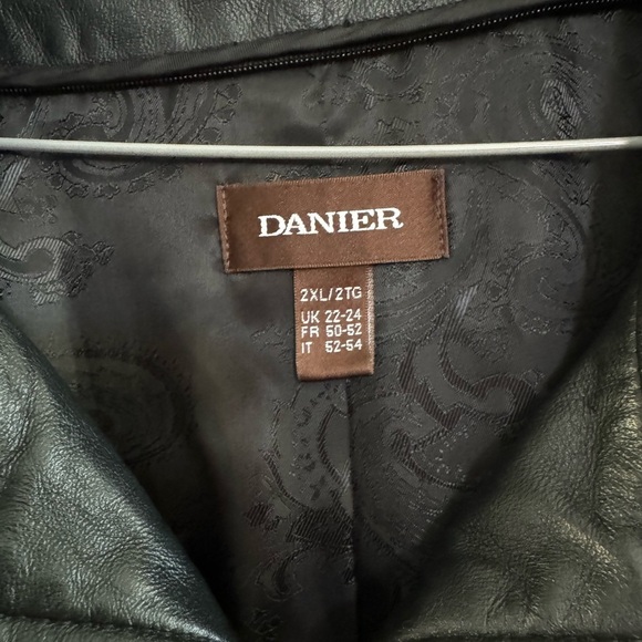 Danier Leather Jacket - Picture 9 of 12